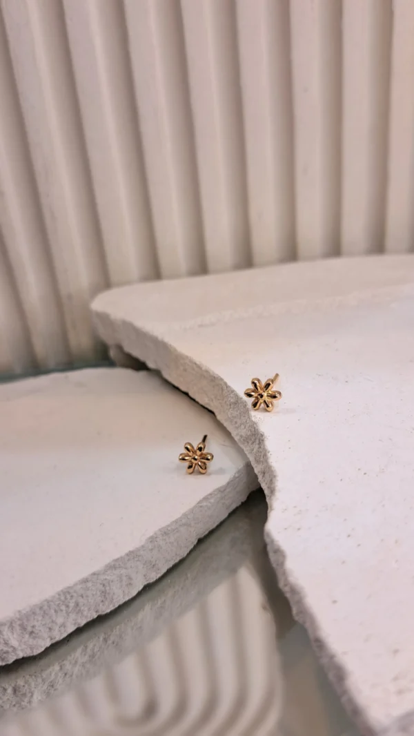 گوشواره میخی گل